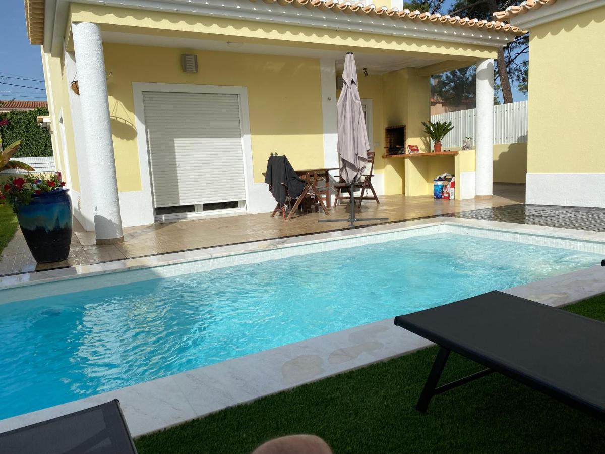 Zion Guest House Almada Esterno foto