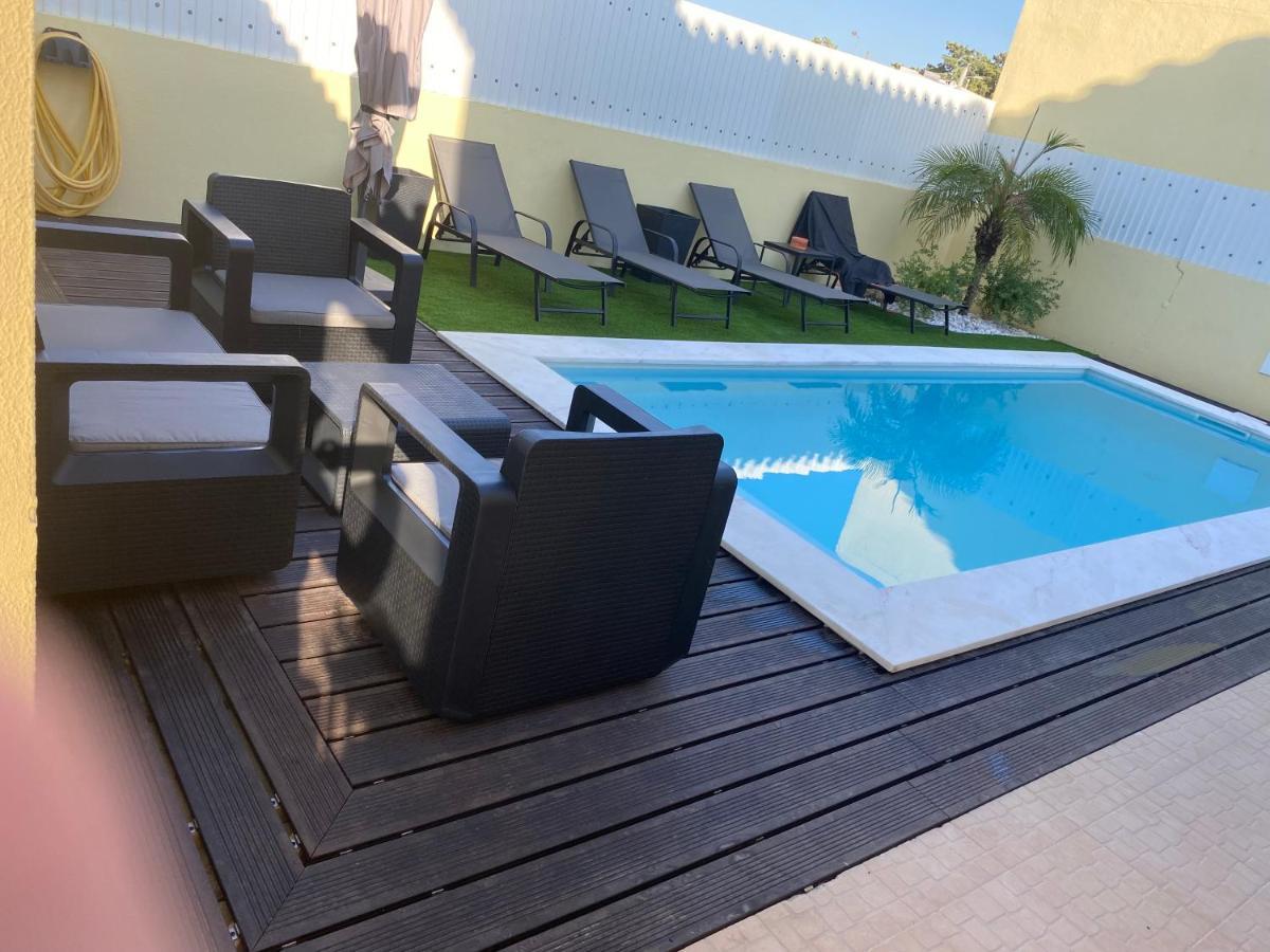 Zion Guest House Almada Esterno foto